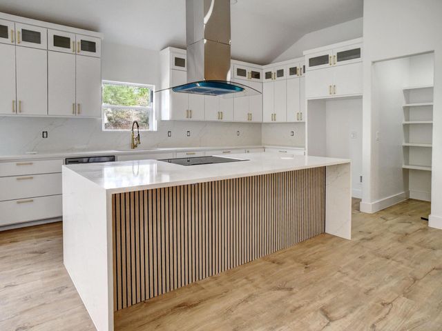 110 Mamalu, Bastrop, TX 78602