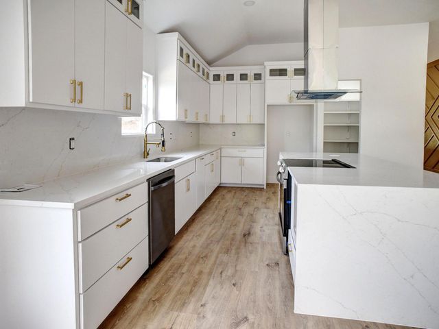 110 Mamalu, Bastrop, TX 78602