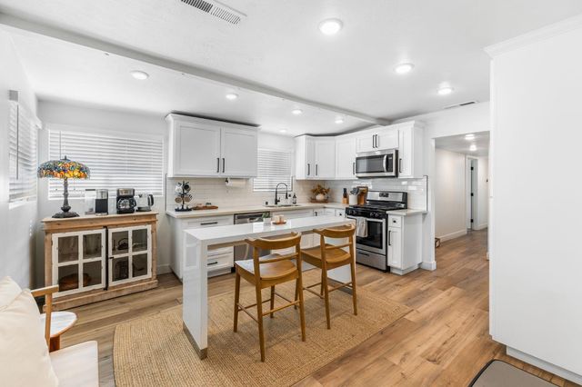 1600 Meadow Rd, West Sacramento, CA 95691
