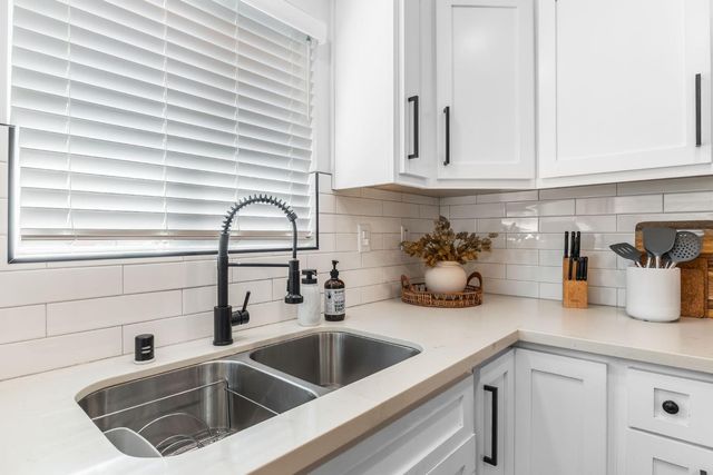 1600 Meadow Rd, West Sacramento, CA 95691