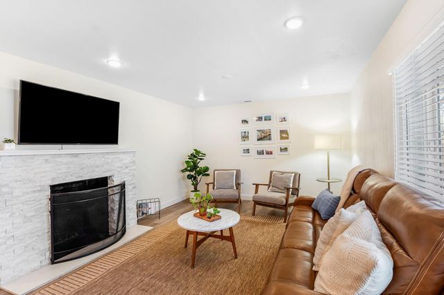 1600 Meadow Rd, West Sacramento, CA 95691