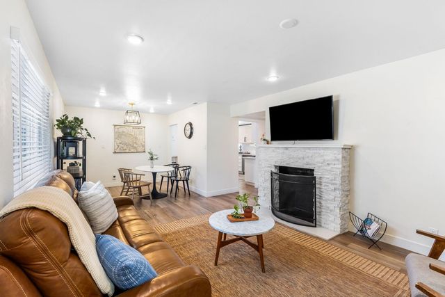 1600 Meadow Rd, West Sacramento, CA 95691