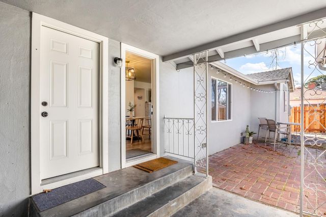 1600 Meadow Rd, West Sacramento, CA 95691