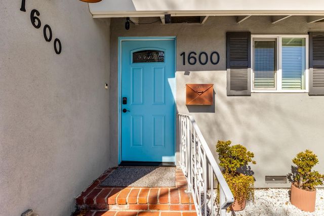 1600 Meadow Rd, West Sacramento, CA 95691