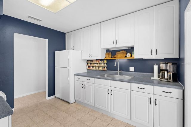 2237 2ND AVENUE E, Bradenton, FL 34208