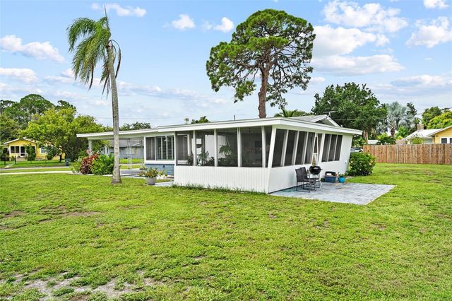2237 2ND AVENUE E, Bradenton, FL 34208