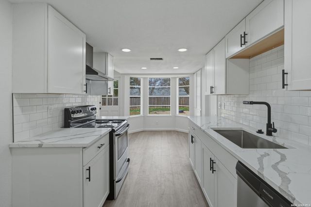 11911 Briarpath St, San Antonio, TX 78249