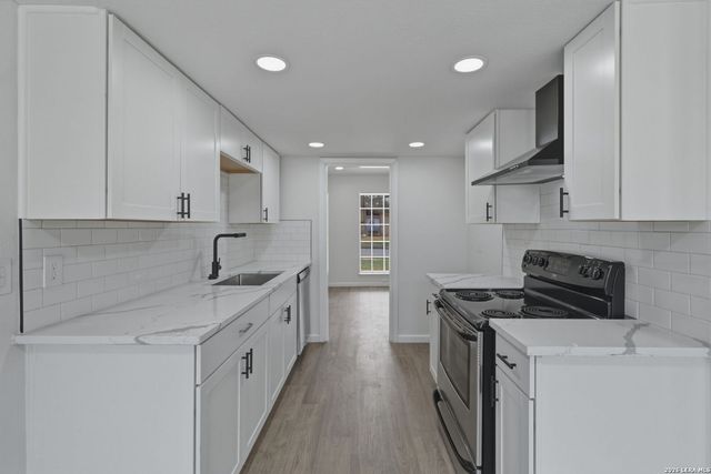 11911 Briarpath St, San Antonio, TX 78249