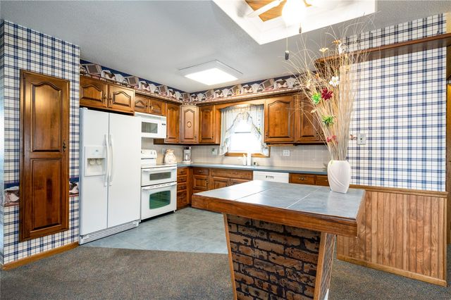 3500 Sunnydale Street NW, Cedar Rapids, IA 52405