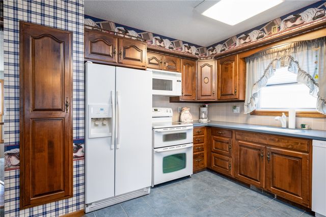 3500 Sunnydale Street NW, Cedar Rapids, IA 52405