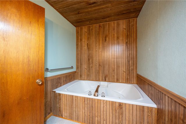 3500 Sunnydale Street NW, Cedar Rapids, IA 52405