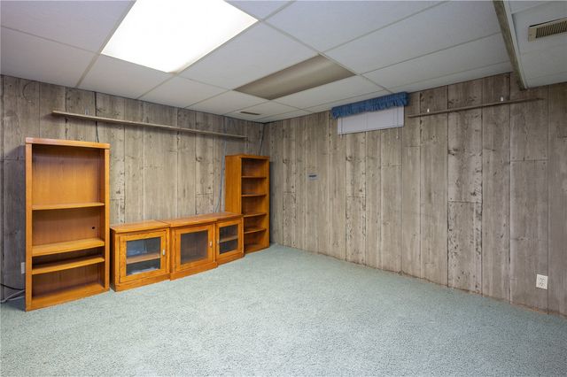 3500 Sunnydale Street NW, Cedar Rapids, IA 52405