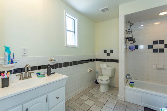 1723 N 8TH AVENUE, Bessemer, AL 35020
