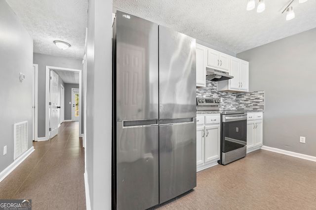 247 Marsh Glen Drive, Jonesboro, GA 30238