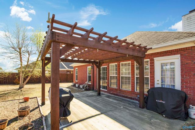109 Canterbury Circle, Arab, AL 35016