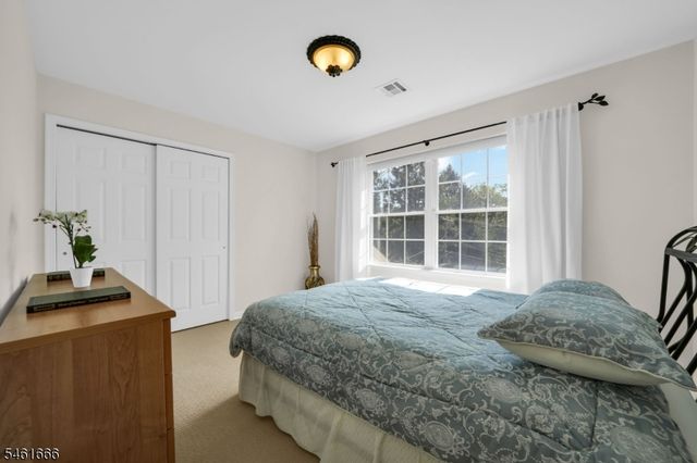 94 Cregar Rd, High Bridge Boro, NJ 08829