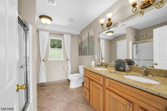 94 Cregar Rd, High Bridge Boro, NJ 08829