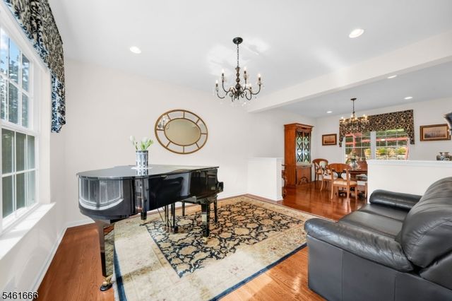 94 Cregar Rd, High Bridge Boro, NJ 08829