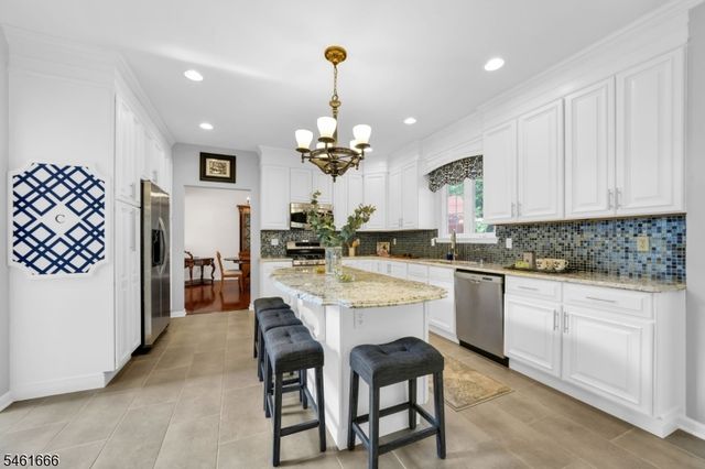 94 Cregar Rd, High Bridge Boro, NJ 08829