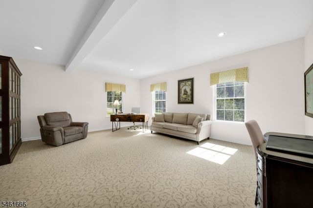 94 Cregar Rd, High Bridge Boro, NJ 08829