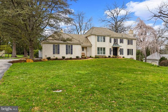 217 RAVENSCLIFF RD, Wayne, PA 19087