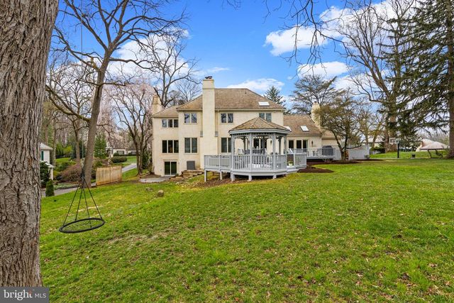 217 RAVENSCLIFF RD, Wayne, PA 19087