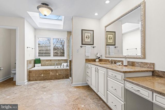 217 RAVENSCLIFF RD, Wayne, PA 19087
