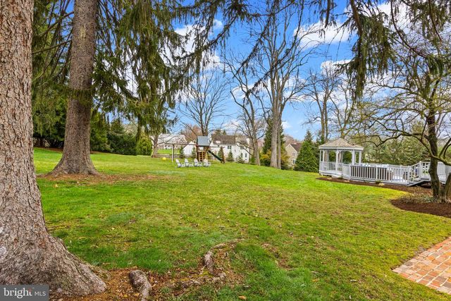 217 RAVENSCLIFF RD, Wayne, PA 19087