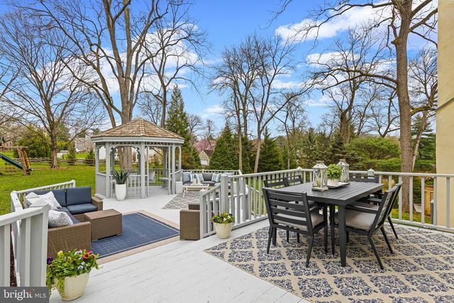 217 RAVENSCLIFF RD, Wayne, PA 19087