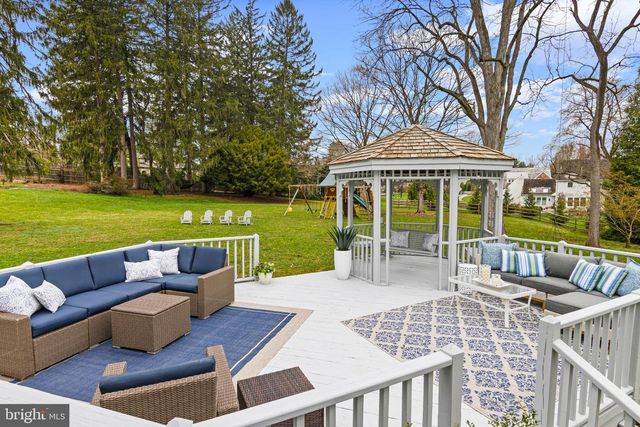 217 RAVENSCLIFF RD, Wayne, PA 19087