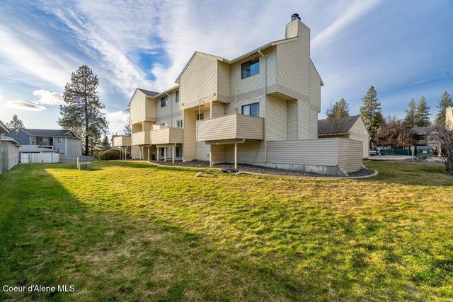 8205 N Ridgewood DR, APT 3, Hayden, ID 83835