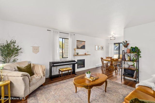 8205 N Ridgewood DR, APT 3, Hayden, ID 83835