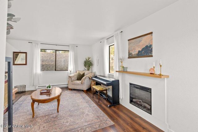 8205 N Ridgewood DR, APT 3, Hayden, ID 83835