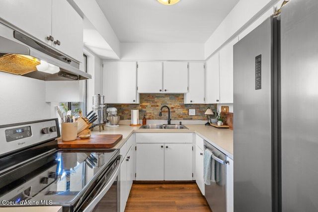 8205 N Ridgewood DR, APT 3, Hayden, ID 83835