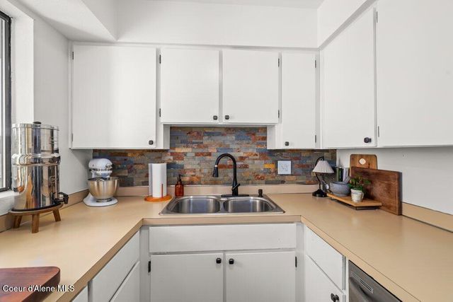 8205 N Ridgewood DR, APT 3, Hayden, ID 83835