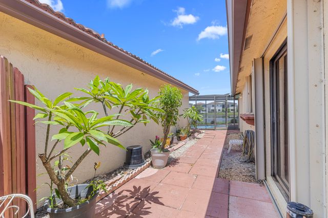400 SW 113th Terrace, Pembroke Pines, FL 33025