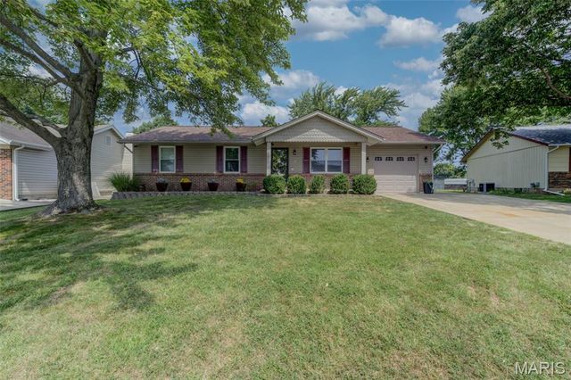4 Vanguard Drive, St Peters, MO 63376