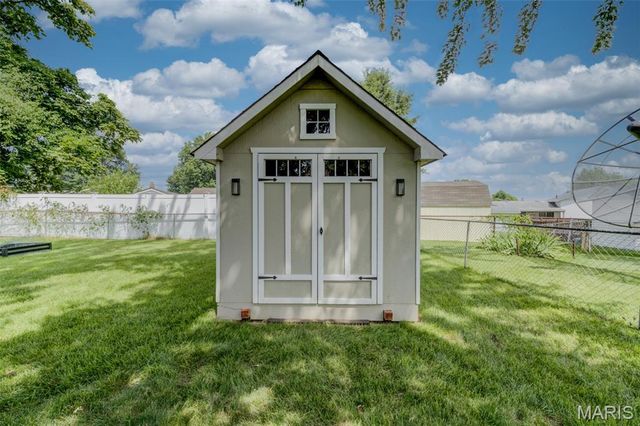 4 Vanguard Drive, St Peters, MO 63376