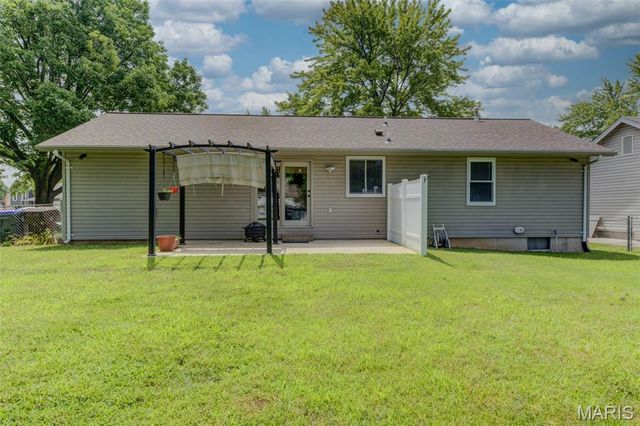 4 Vanguard Drive, St Peters, MO 63376