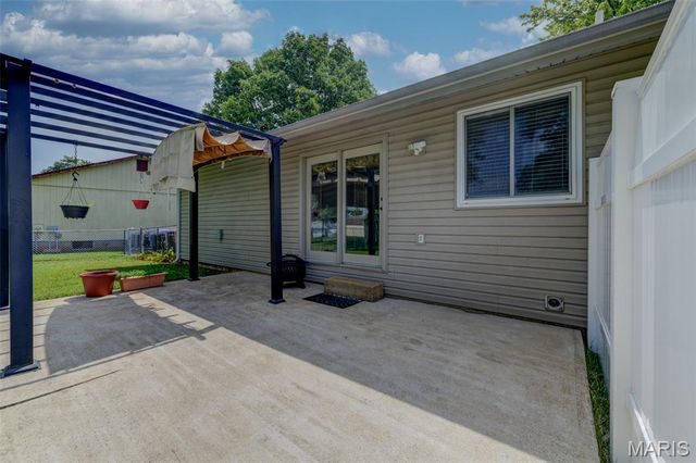 4 Vanguard Drive, St Peters, MO 63376