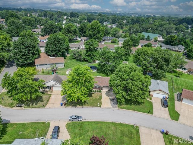 4 Vanguard Drive, St Peters, MO 63376