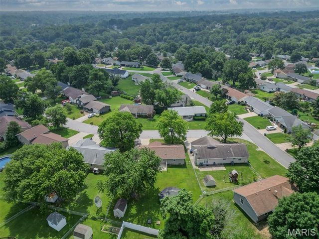 4 Vanguard Drive, St Peters, MO 63376