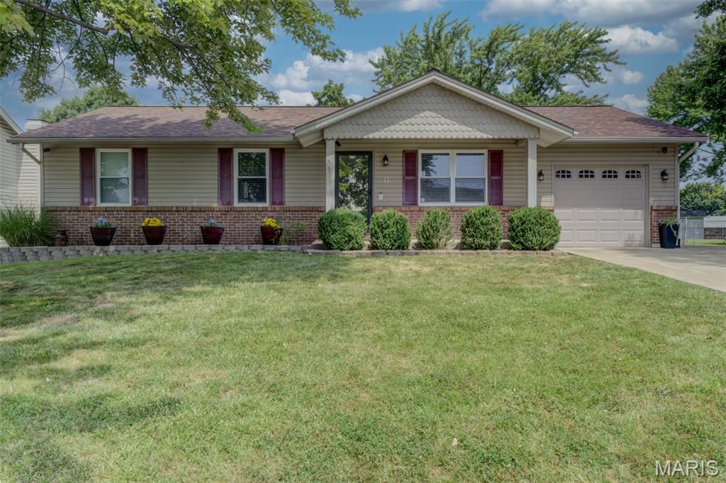 4 Vanguard Drive, St Peters, MO 63376