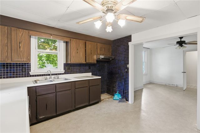 700 Bridge Street, Irwin, PA 15642