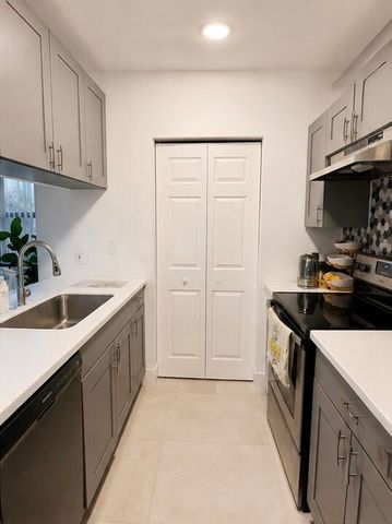 22274 PINEAPPLE WALK Drive 1, Boca Raton, FL 33433