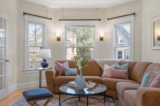32 Burnside Ave 2, Somerville, MA 02144