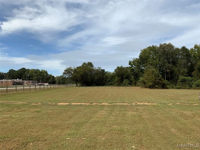 2420 County Rd 8 ., Tuskegee, AL 36083