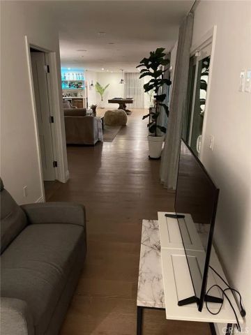 9150 Zelzah Avenue, Northridge, CA 91325