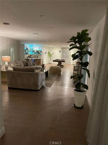 9150 Zelzah Avenue, Northridge, CA 91325