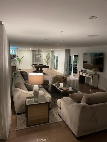 9150 Zelzah Avenue, Northridge, CA 91325